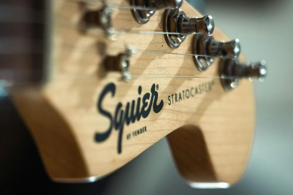 Steve Rothery’s Squire Stratocaster - Why does one of Prog Rock's greatest guitarists play a Squire?