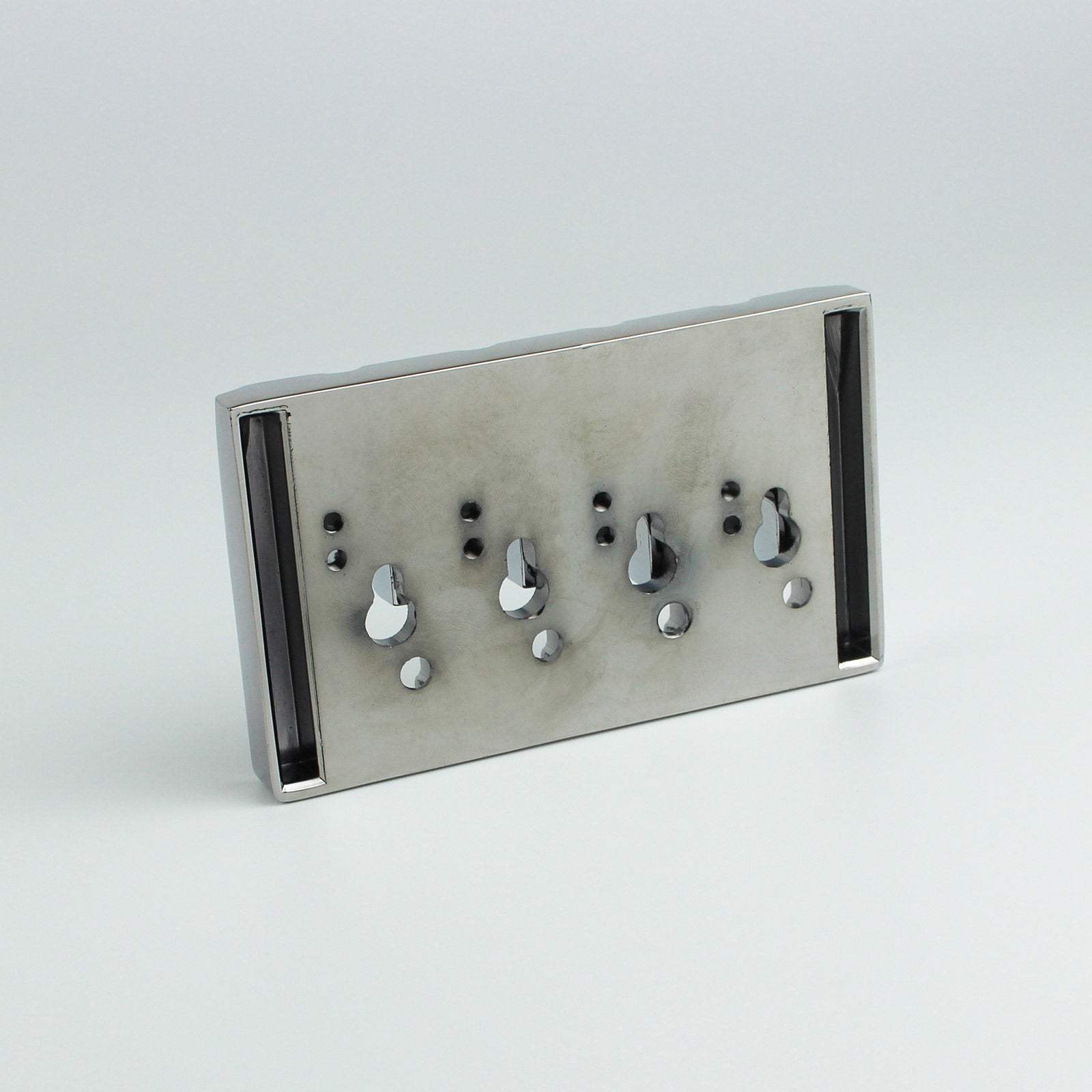 4 String Bass Bridge Zinc Alloy 19mm Spacing Dual Loading Guyker