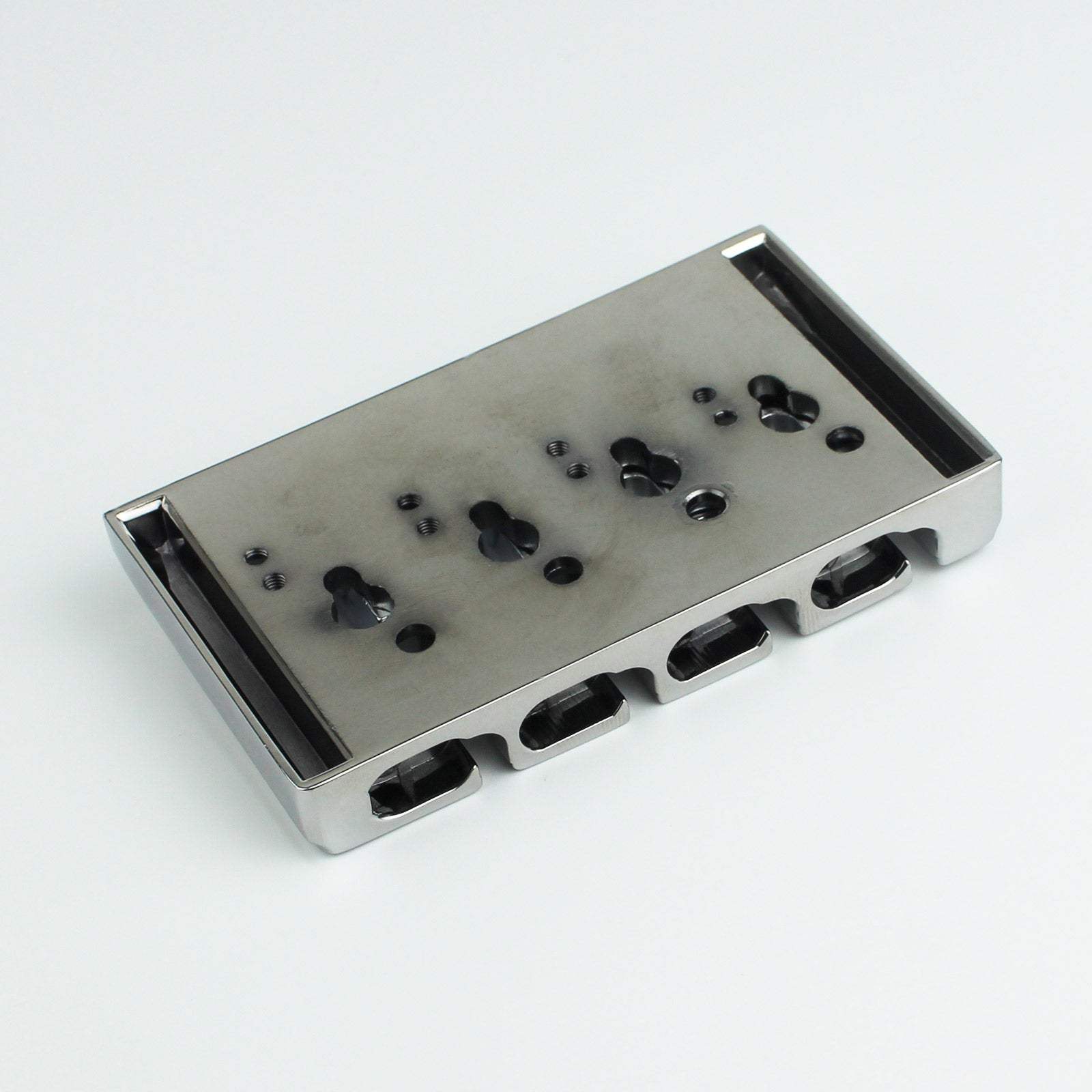 4 String Bass Bridge Zinc Alloy 19mm Spacing Dual Loading Guyker