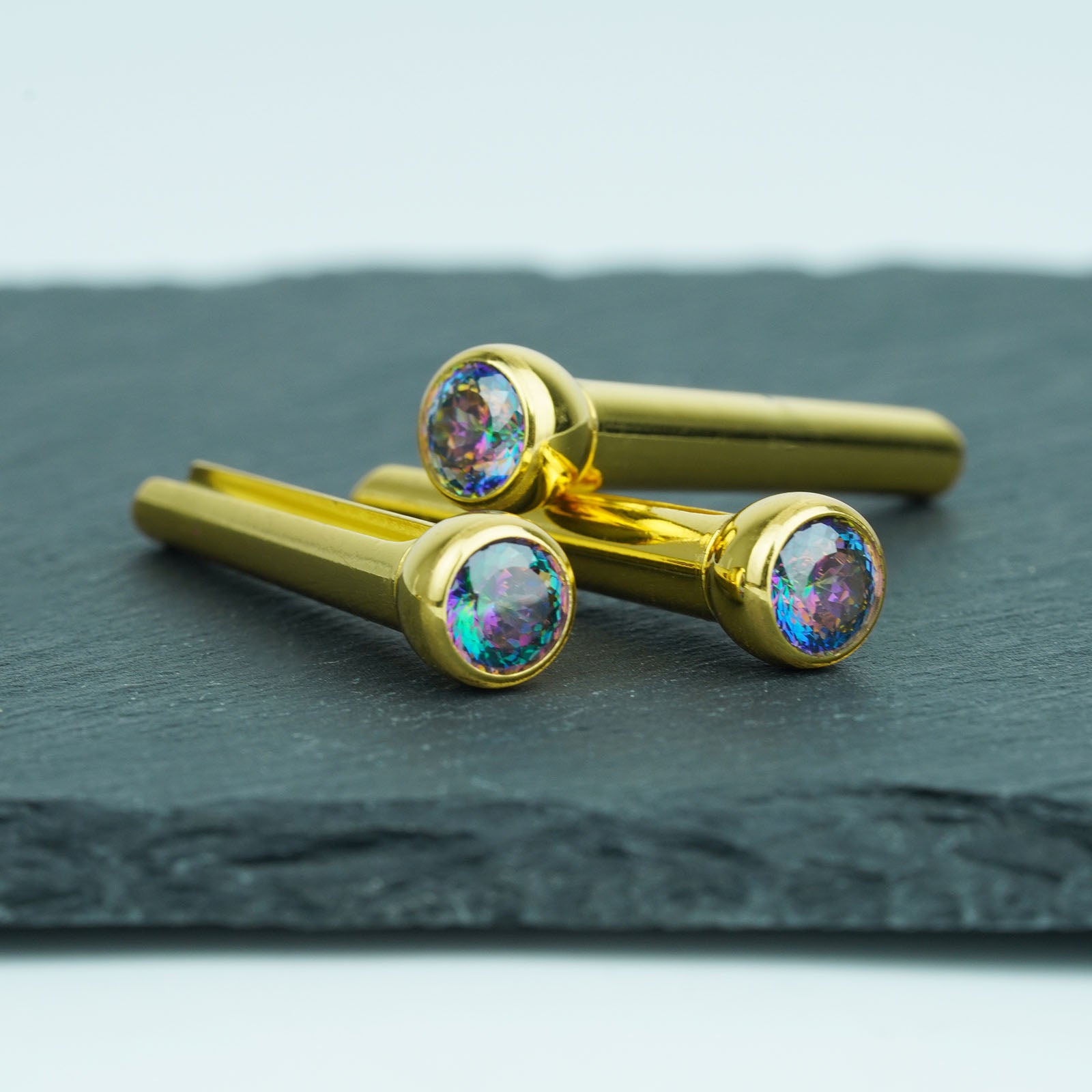 Acoustic Guitar Bridge Pins – Colored Diamond Inlays | Guyker