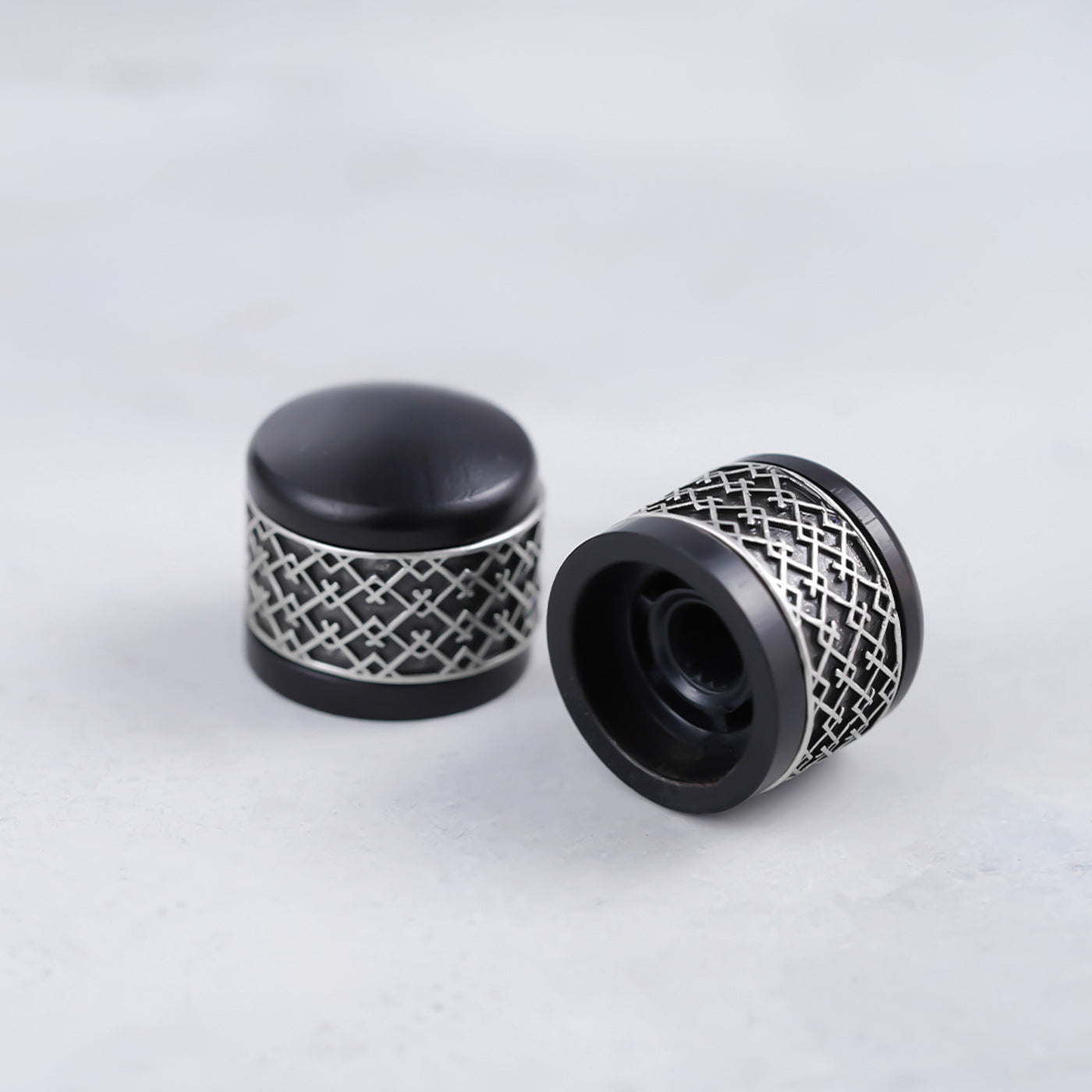 Antique Silver & Gold Potentiometer Control Knobs with Window Detailing Dia. 6mm for Guitar & Bass | Guyker