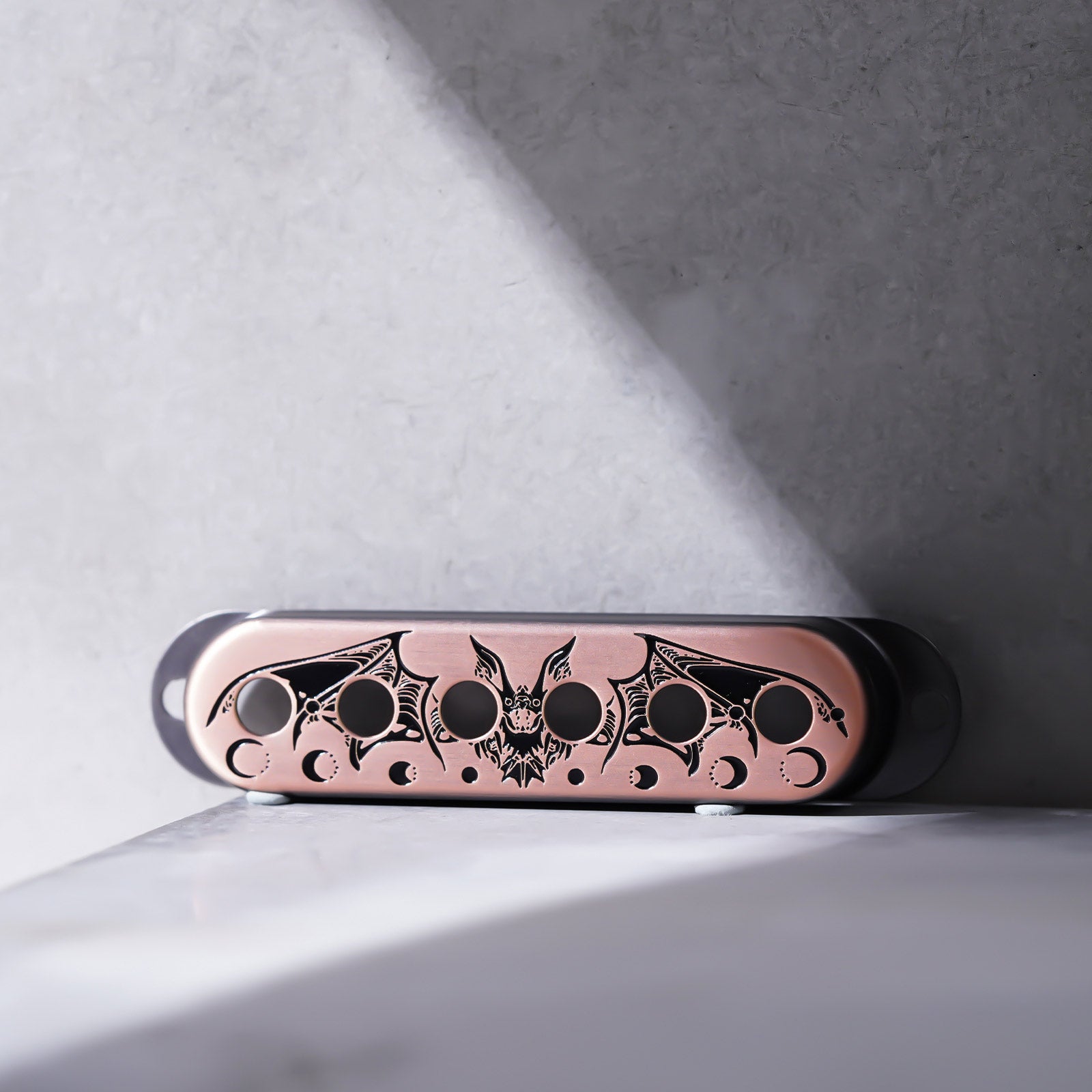 Bat Wings Brass Single Pickup Covers for Stratocaster®| Guyker