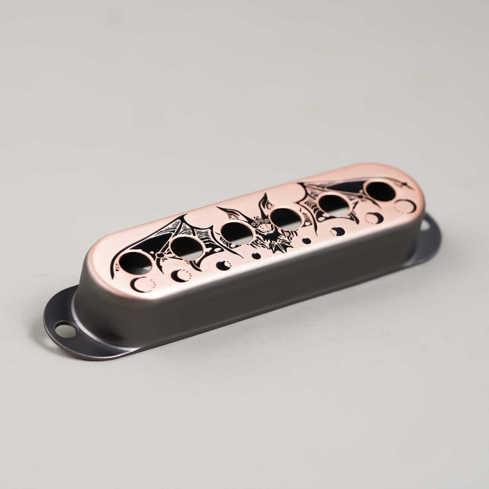 Bat Wings Brass Single Pickup Covers for Stratocaster®| Guyker