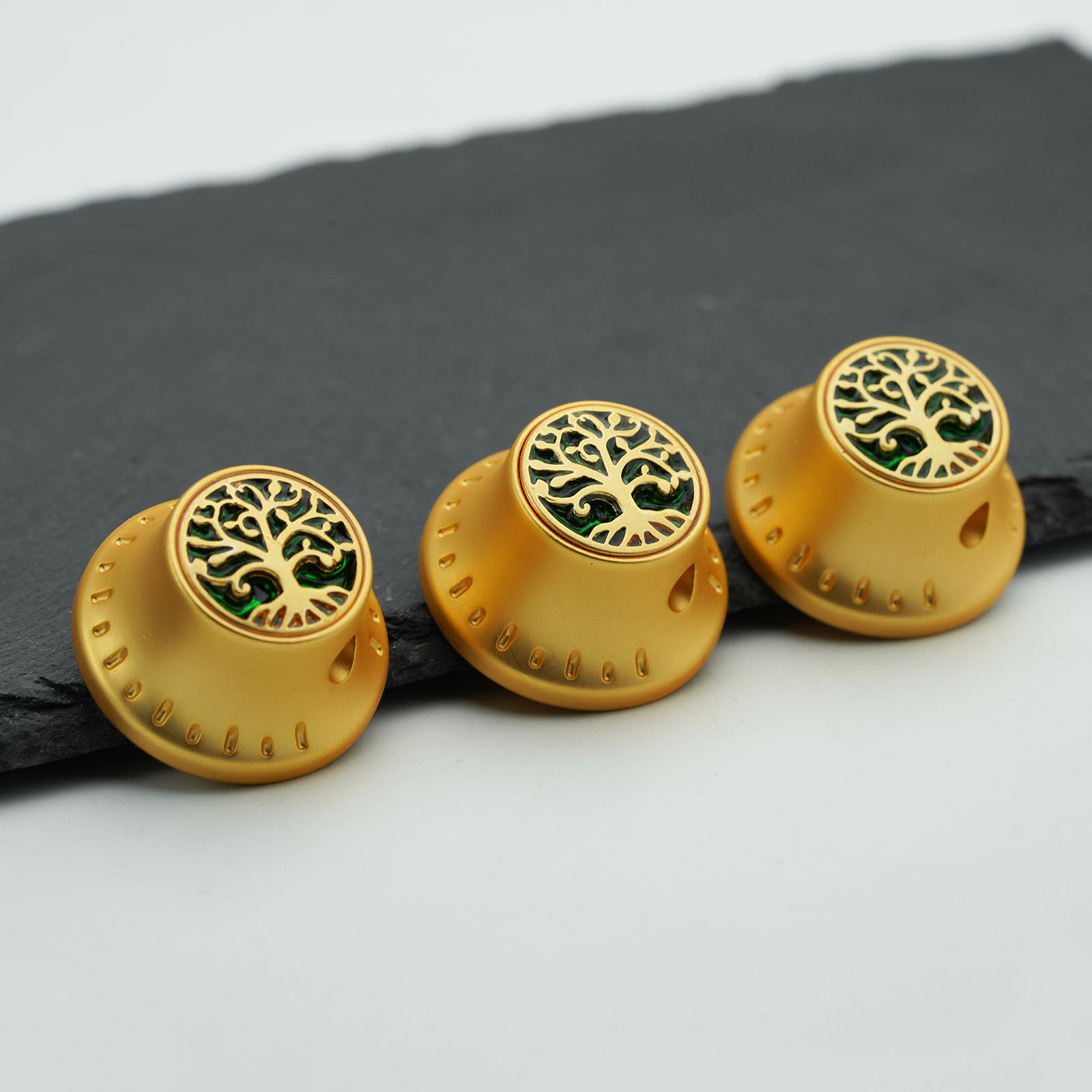 Bell‑Shaped Aluminum Control Knobs with Tree of Life Top Dia. 6.3mm for Electric Guitar & Bass | Guyker