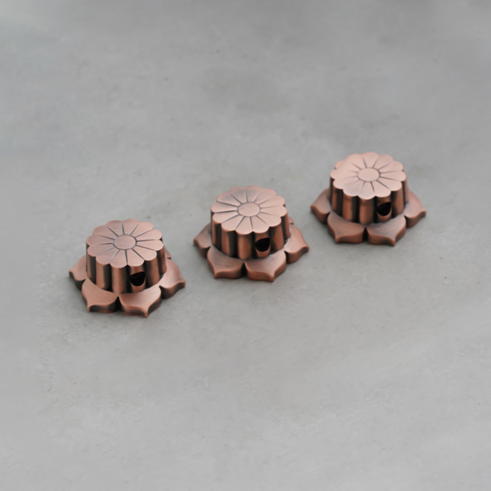 Flower Style Bell Potentiometer Control Knob Set Dia. 6mm for Guitar & Bass | Guyker