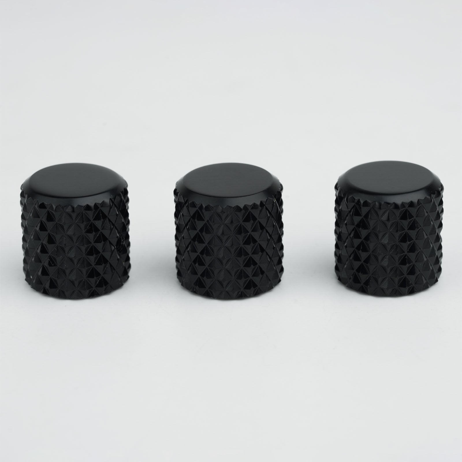 Knurled_Aluminum_Alloy_Control_Knob_Dia._6.3mm_for_Guitar_Bass_Guyker