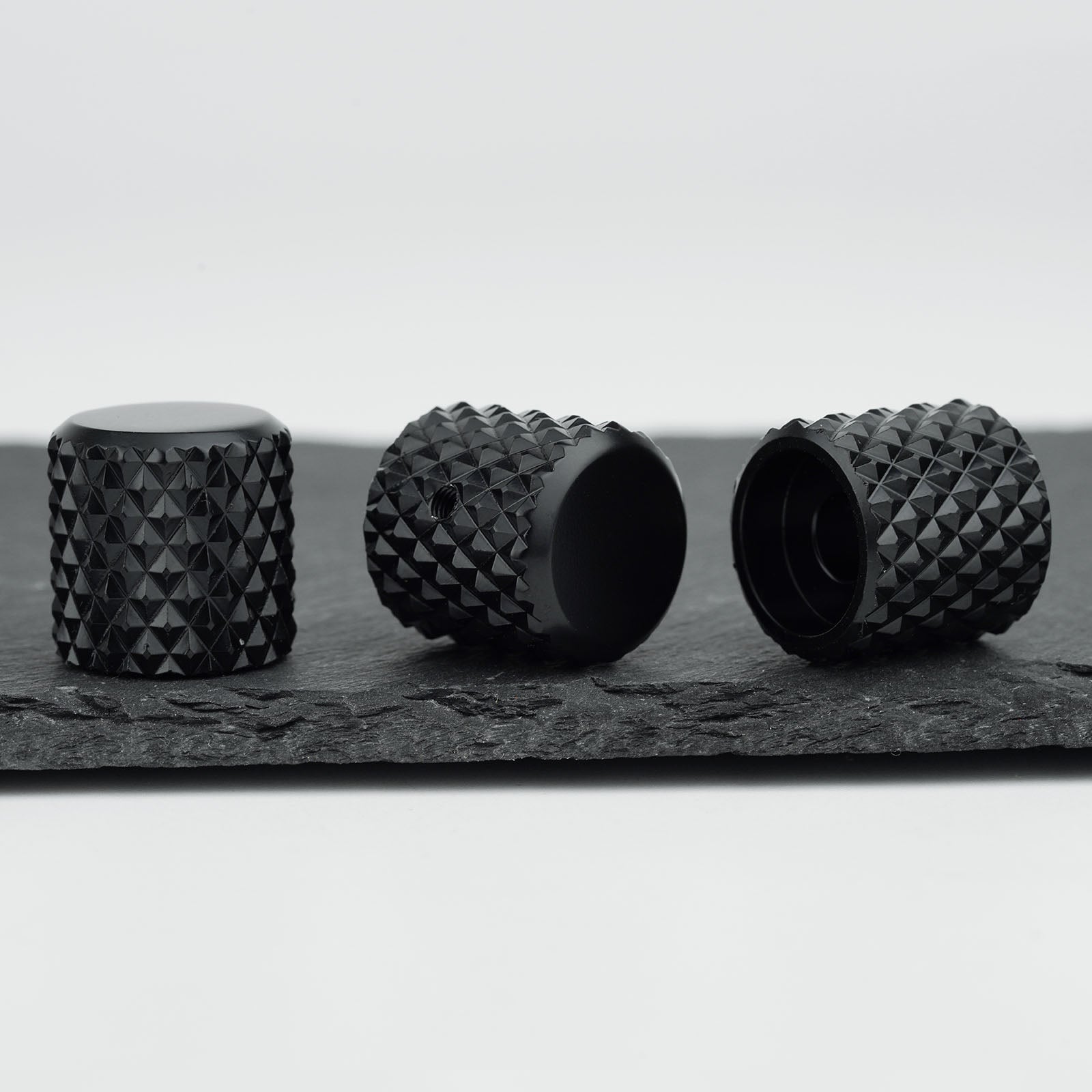 Knurled_Aluminum_Alloy_Control_Knob_Dia._6.3mm_for_Guitar_Bass_Guyker
