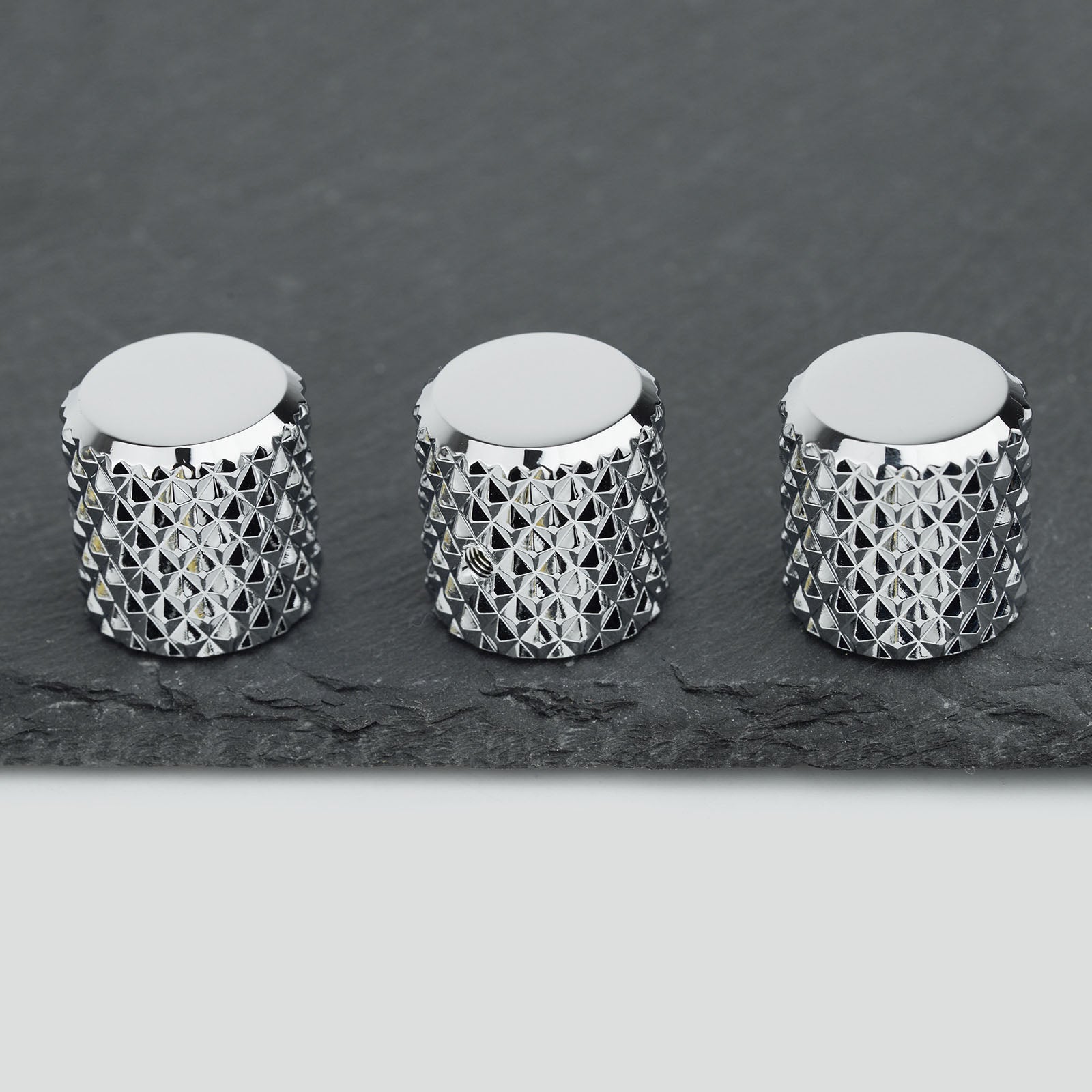 Knurled_Aluminum_Alloy_Control_Knob_Dia._6.3mm_for_Guitar_Bass_Guyker