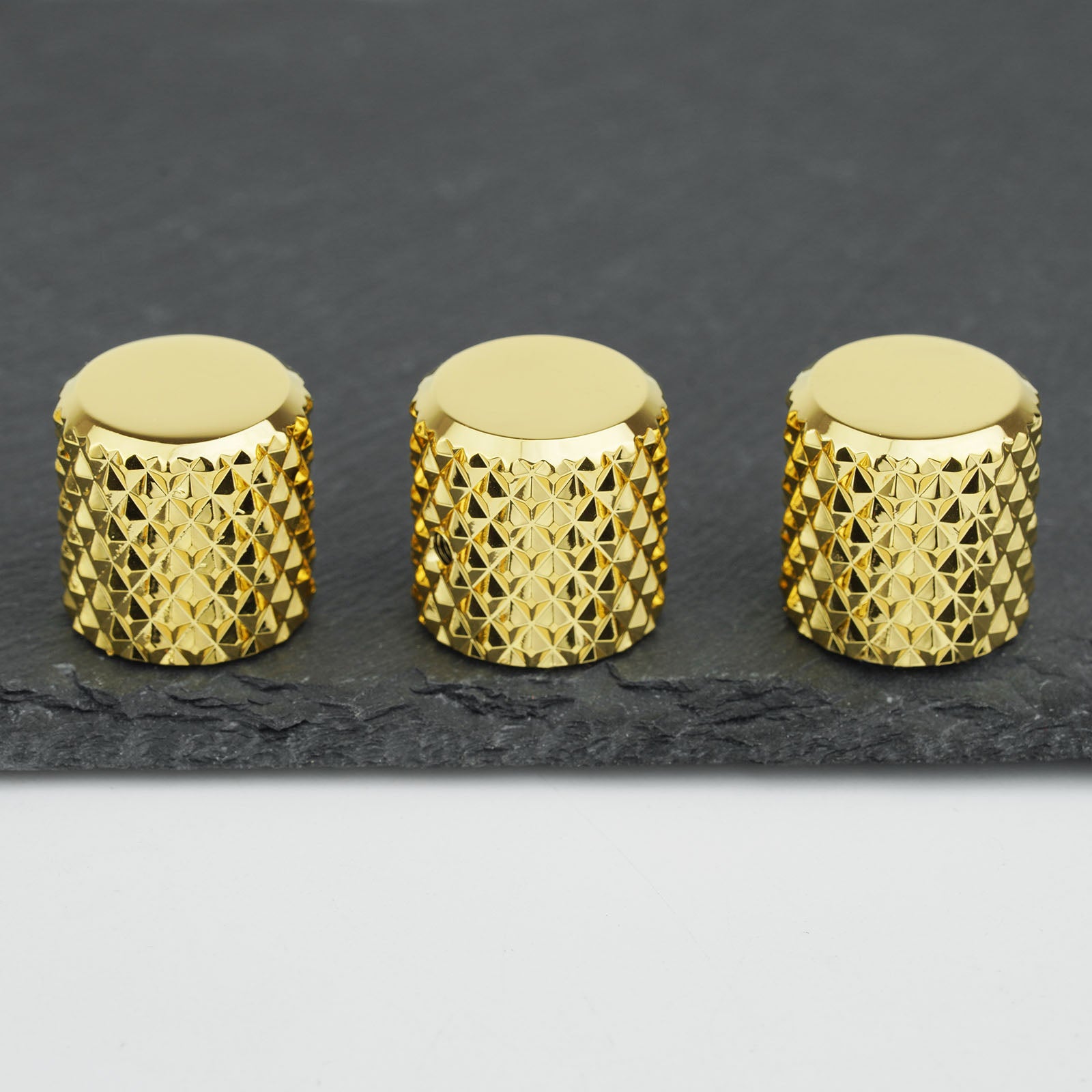 Knurled_Aluminum_Alloy_Control_Knob_Dia._6.3mm_for_Guitar_Bass_Guyker