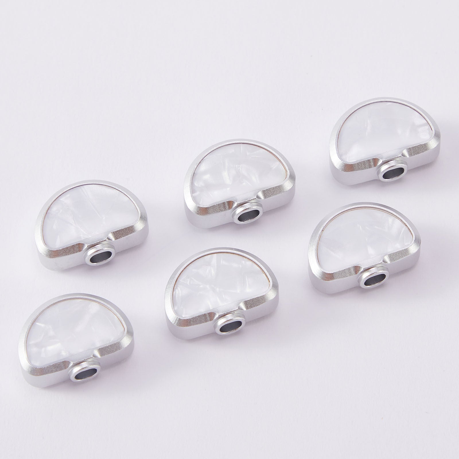 P04 Guyker White Shell Shape Tunner Buttons 6 PCs