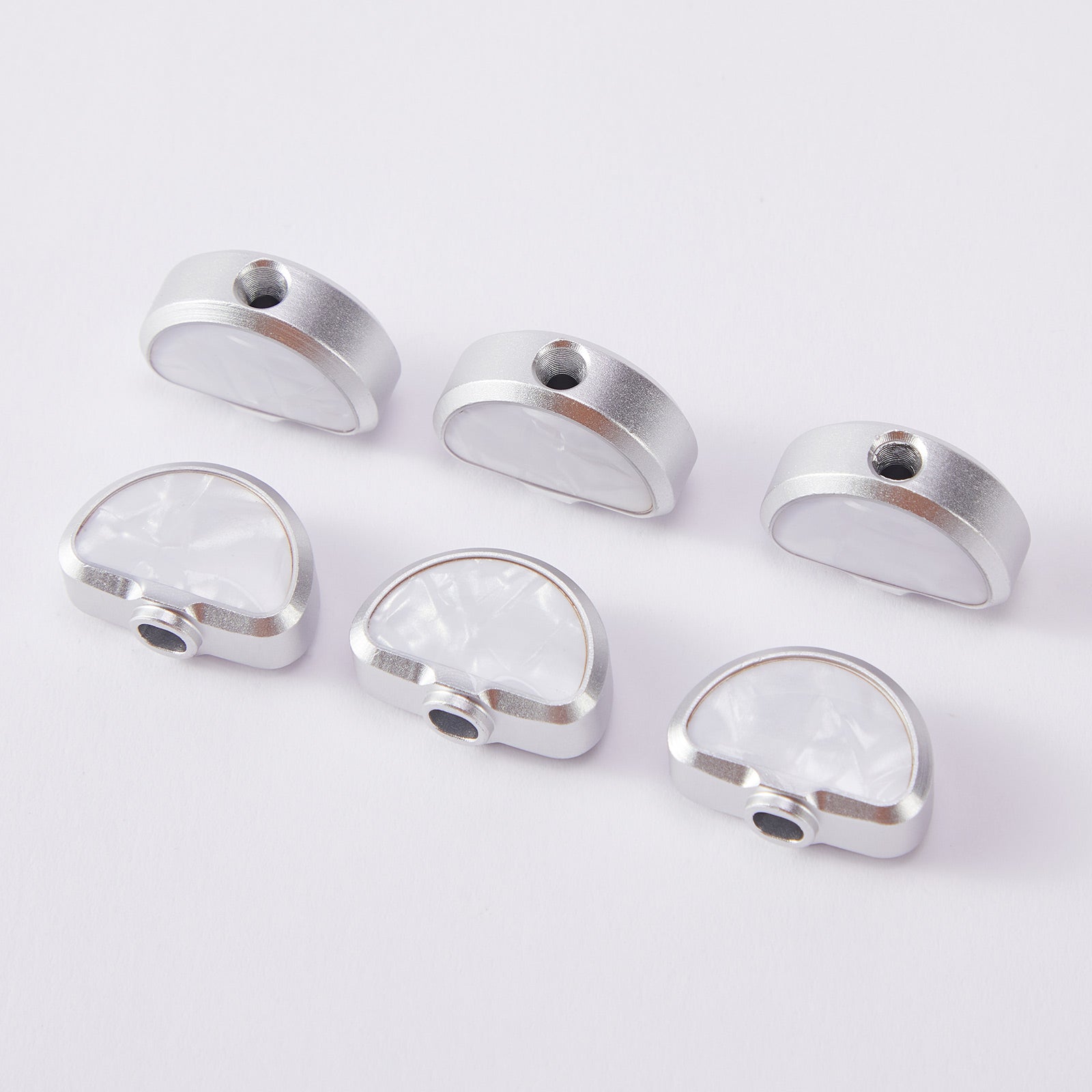 P04 Guyker White Shell Shape Tunner Buttons 6 PCs