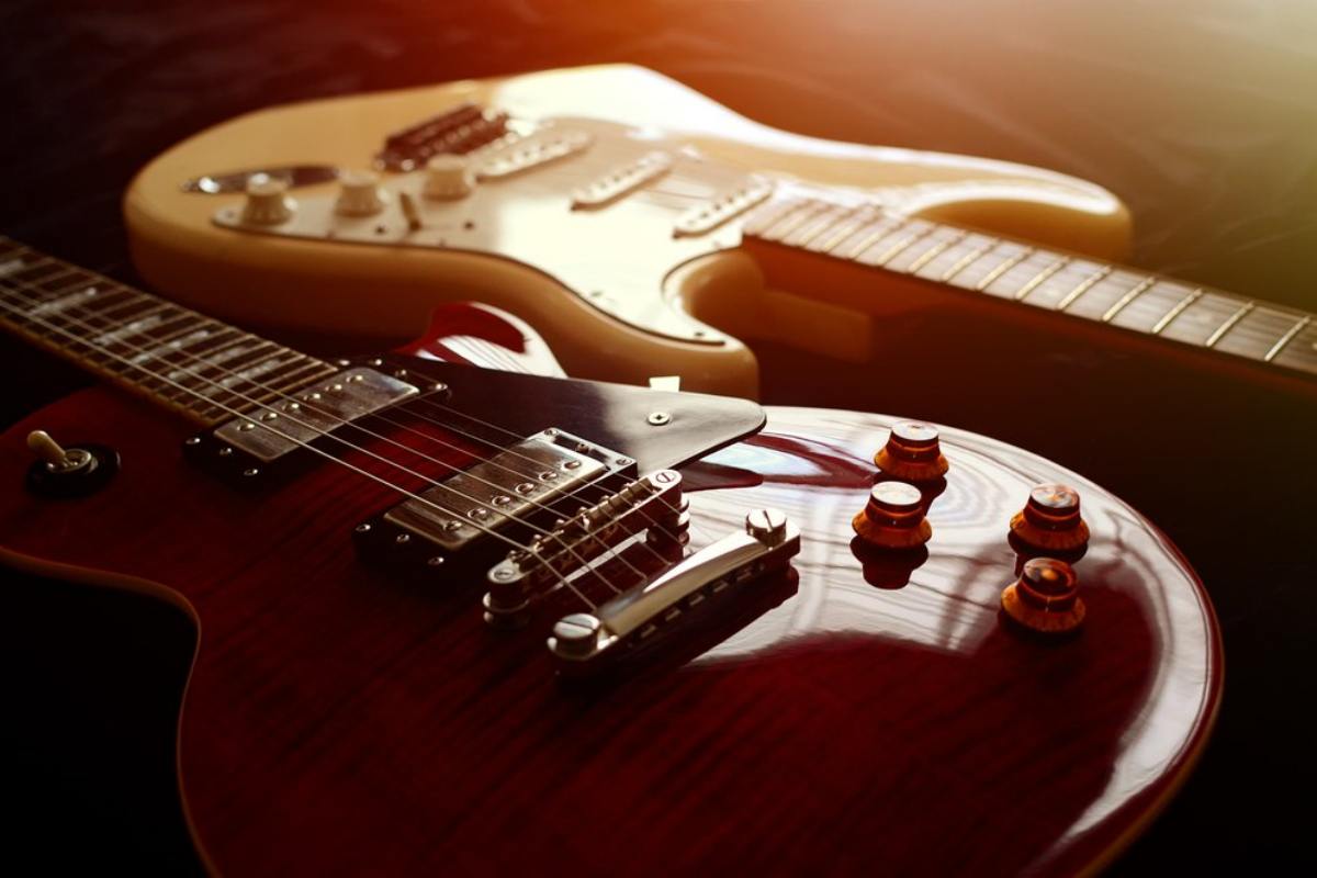 Rubber Bridge Guitar Explained: How It Sounds, Who Uses It, Why You Should Get One