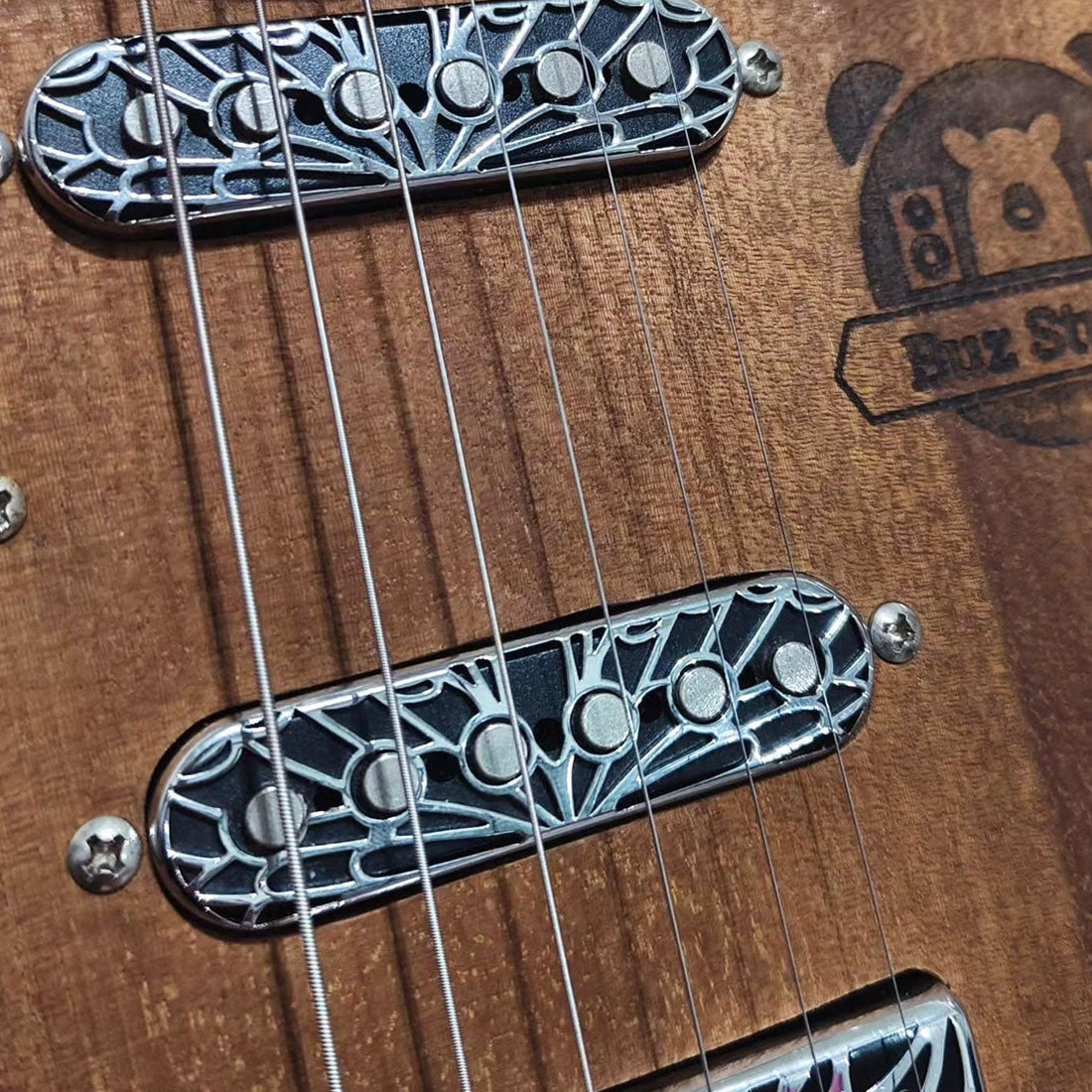 Guyker Single Coil Guitar Pickup Covers (52mm Pole Spacing) Copper Hollow Out Styl PS005