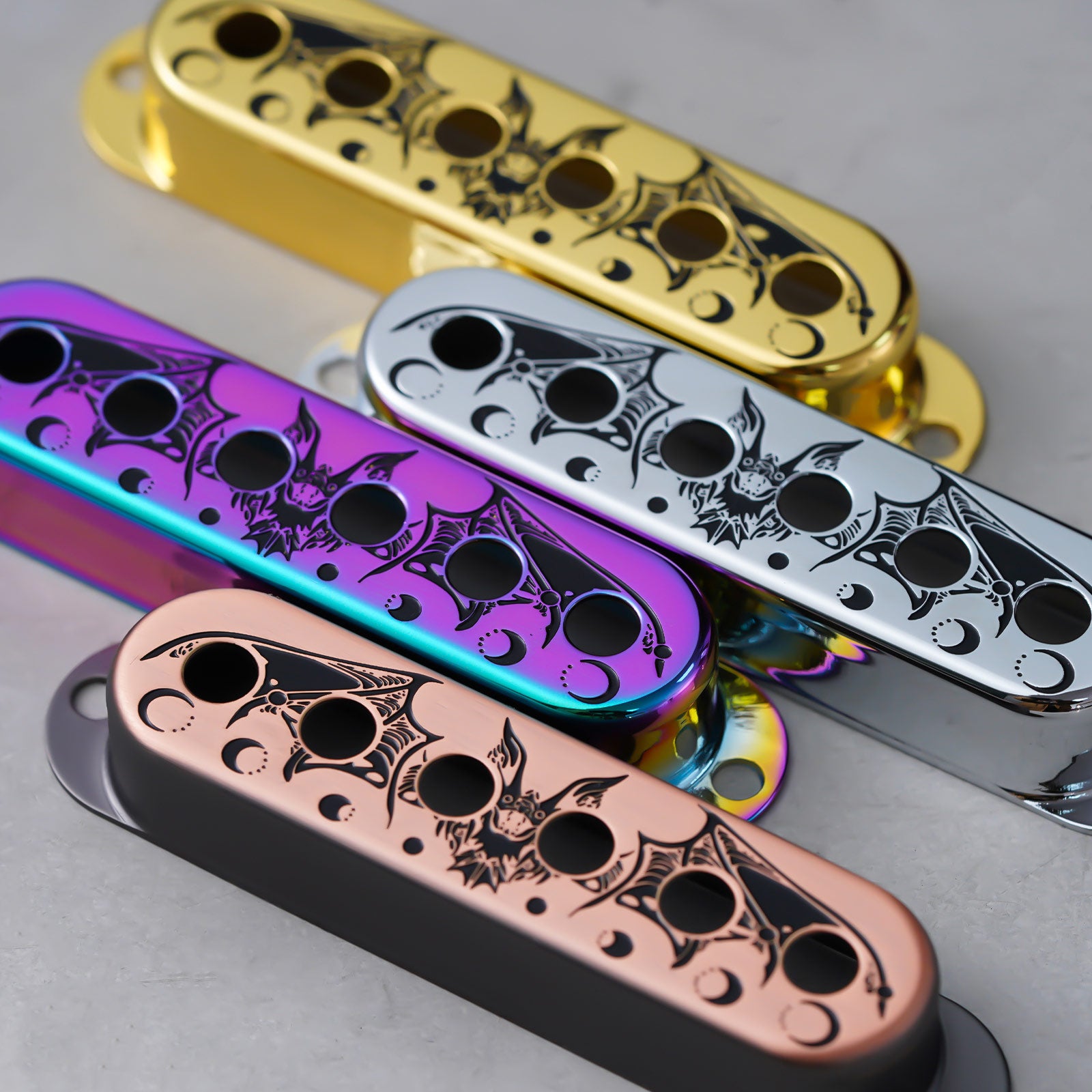 Bat Wings Brass Single Pickup Covers for Stratocaster®| Guyker