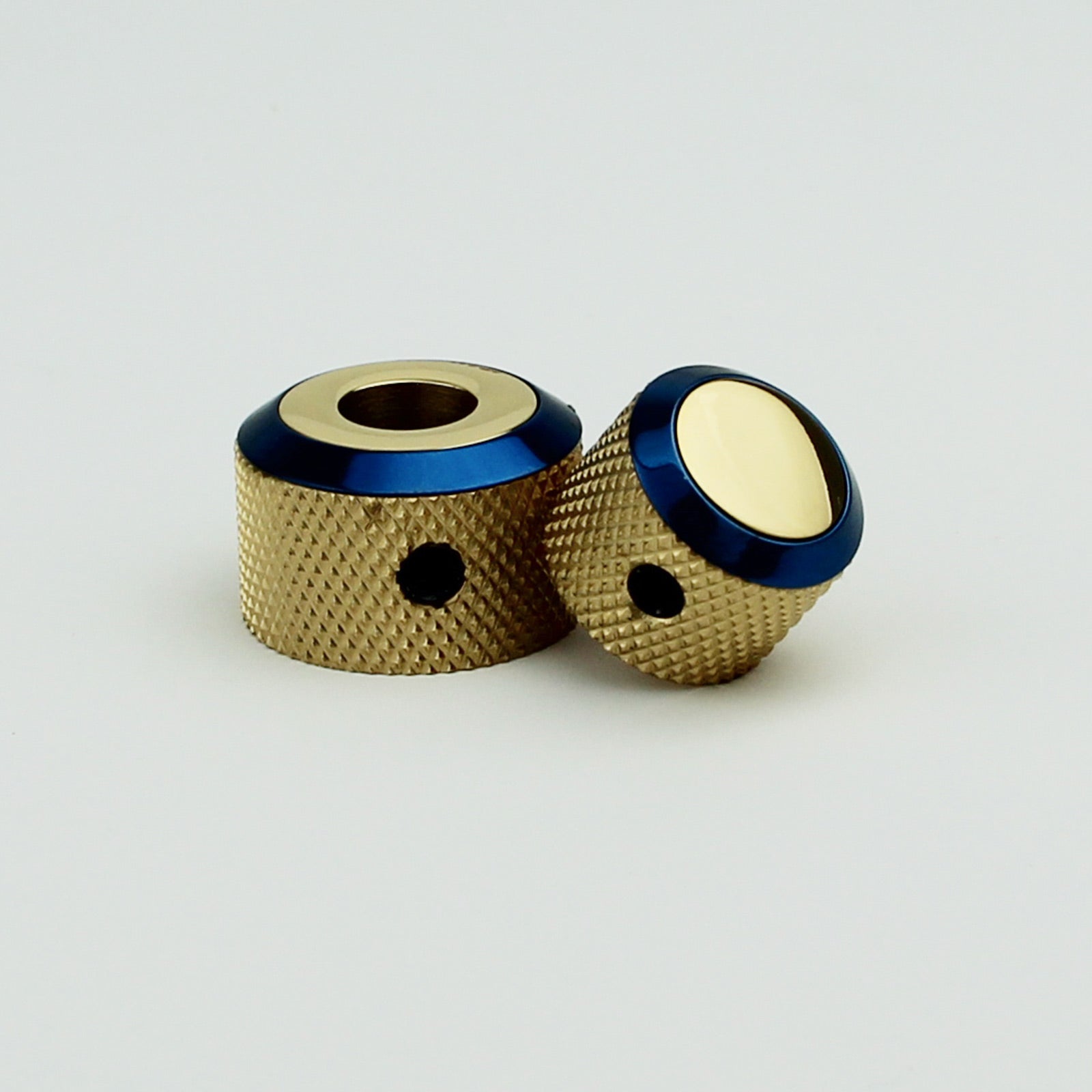 Dual Knurled Dome Control Knobs Dia. 6.4/8mm CNC Solid Brass for Guitar | Guyker