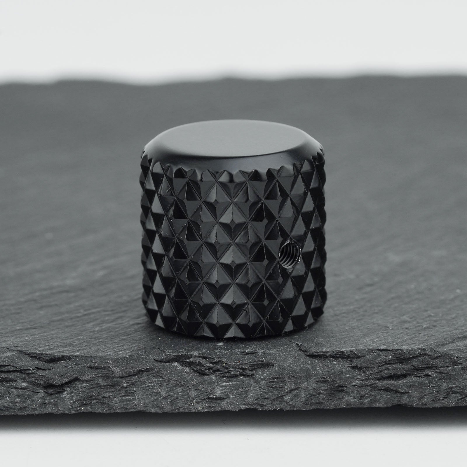 Knurled_Aluminum_Alloy_Control_Knob_Dia._6.3mm_for_Guitar_Bass_Guyker