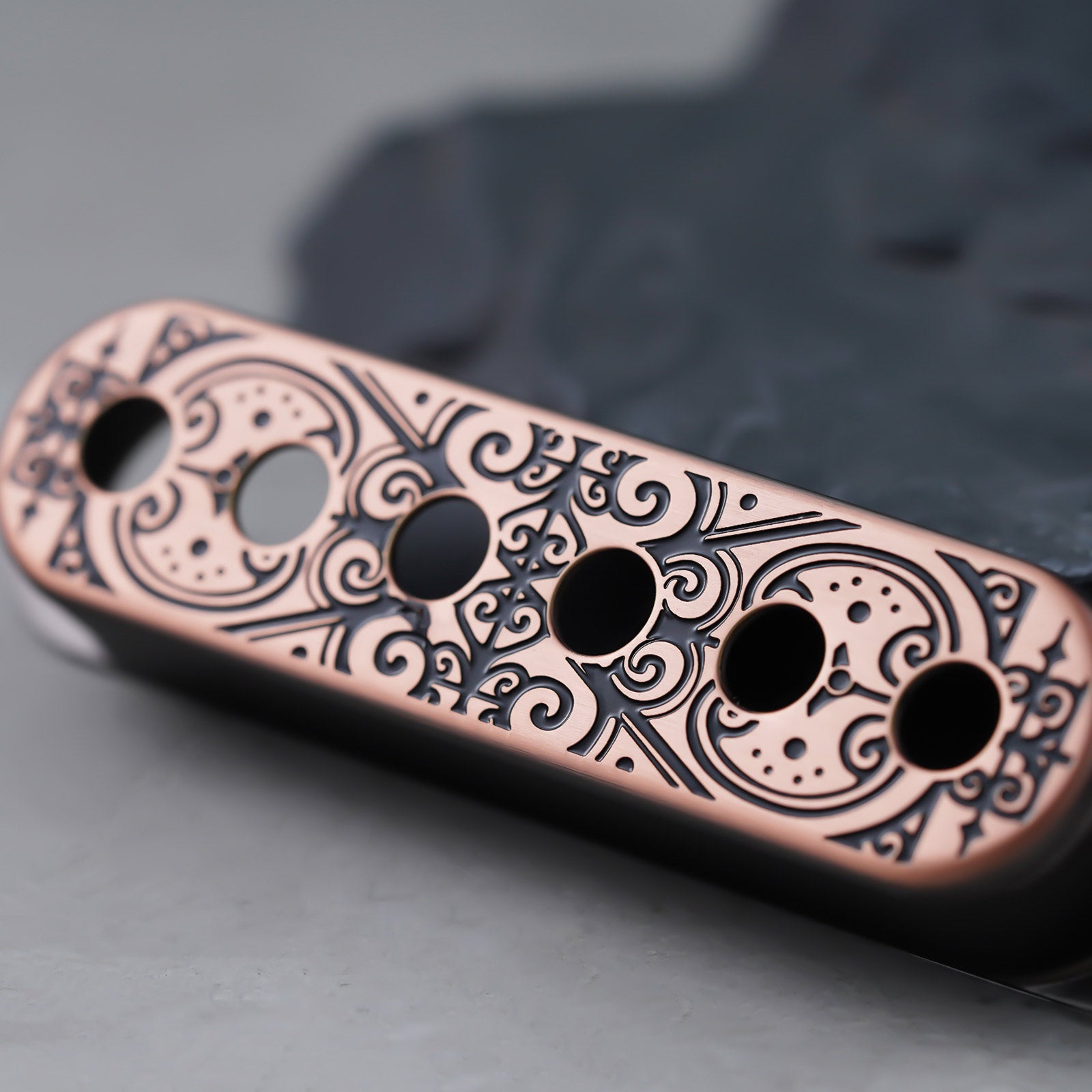 Scroll Pattern  Brass Single Pickup Covers for Strat Guitars | Guyker
