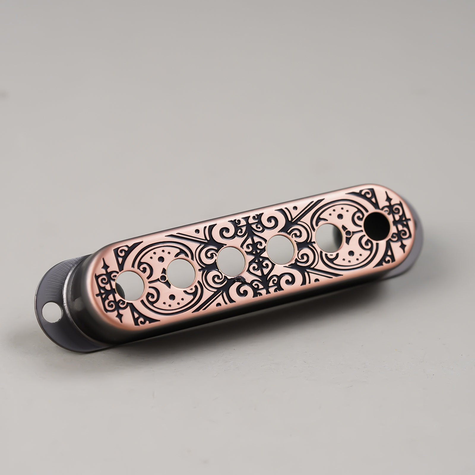 Scroll Pattern  Brass Single Pickup Covers for Strat Guitars | Guyker