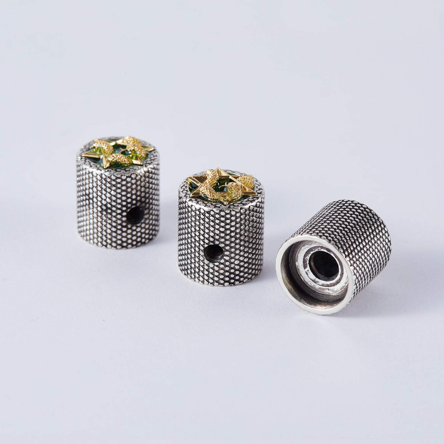 guyker-guitar-bass-potentiometer-control-knobs-with-6mm-dia-antique-silver-gold-snake