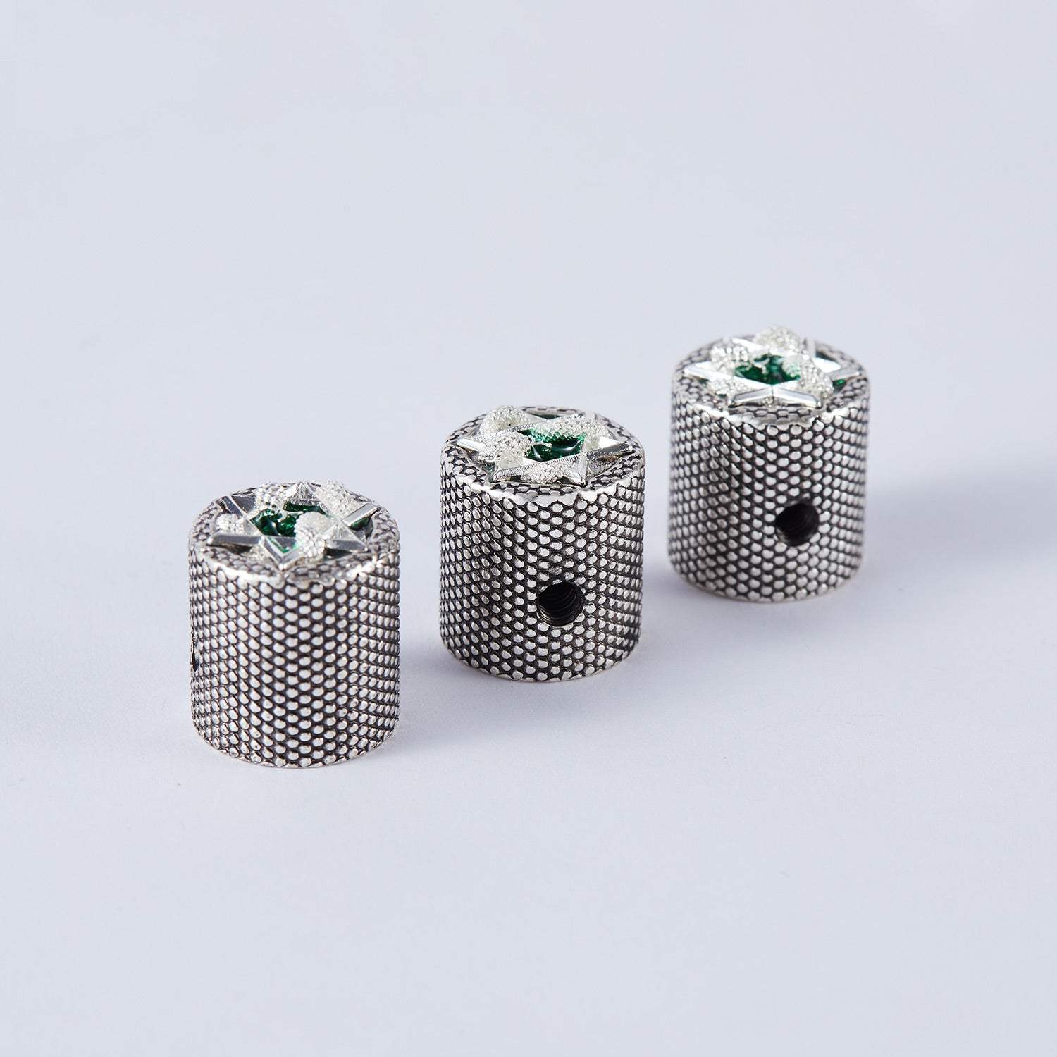 guyker-guitar-bass-potentiometer-control-knobs-with-6mm-dia-antique-silver-top
