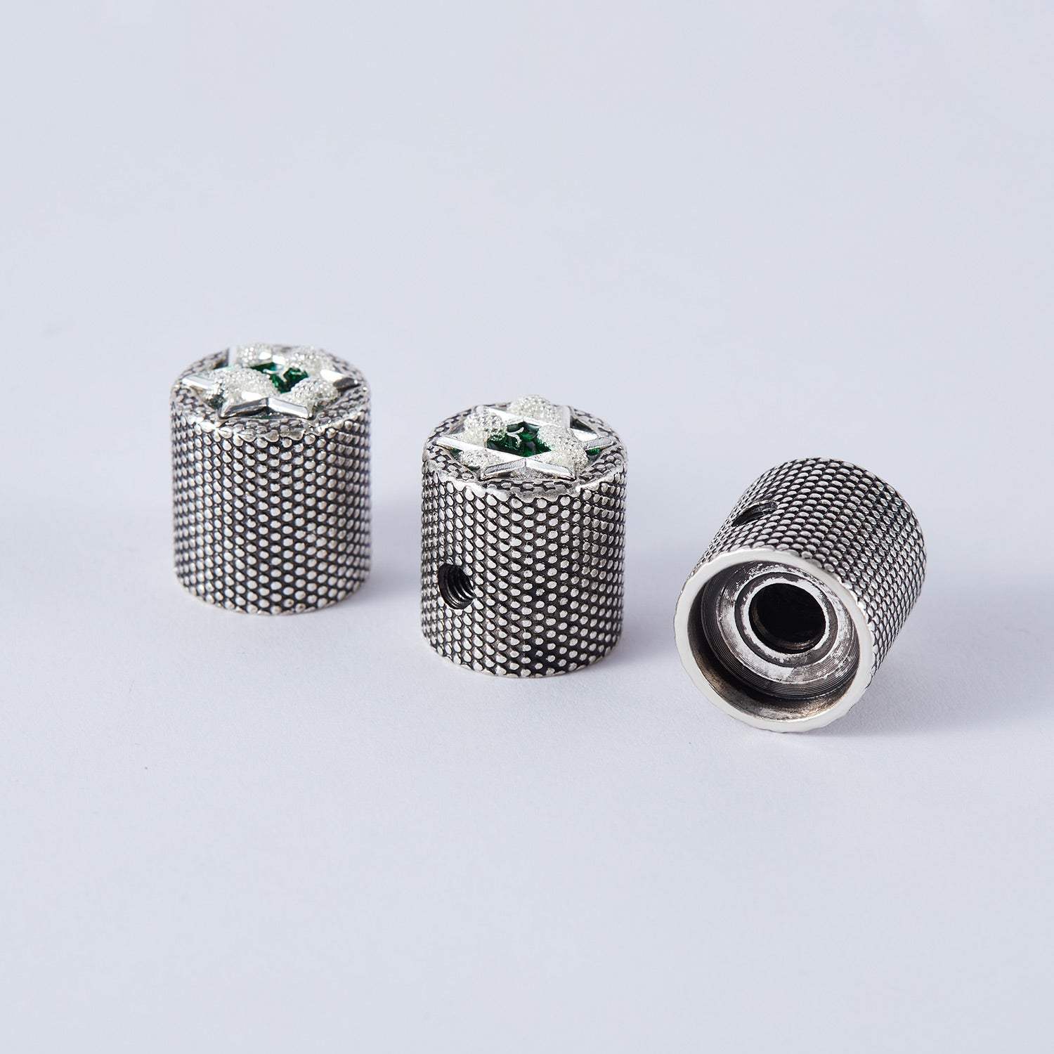 guyker-guitar-bass-potentiometer-control-knobs-with-6mm-dia-antique-silver